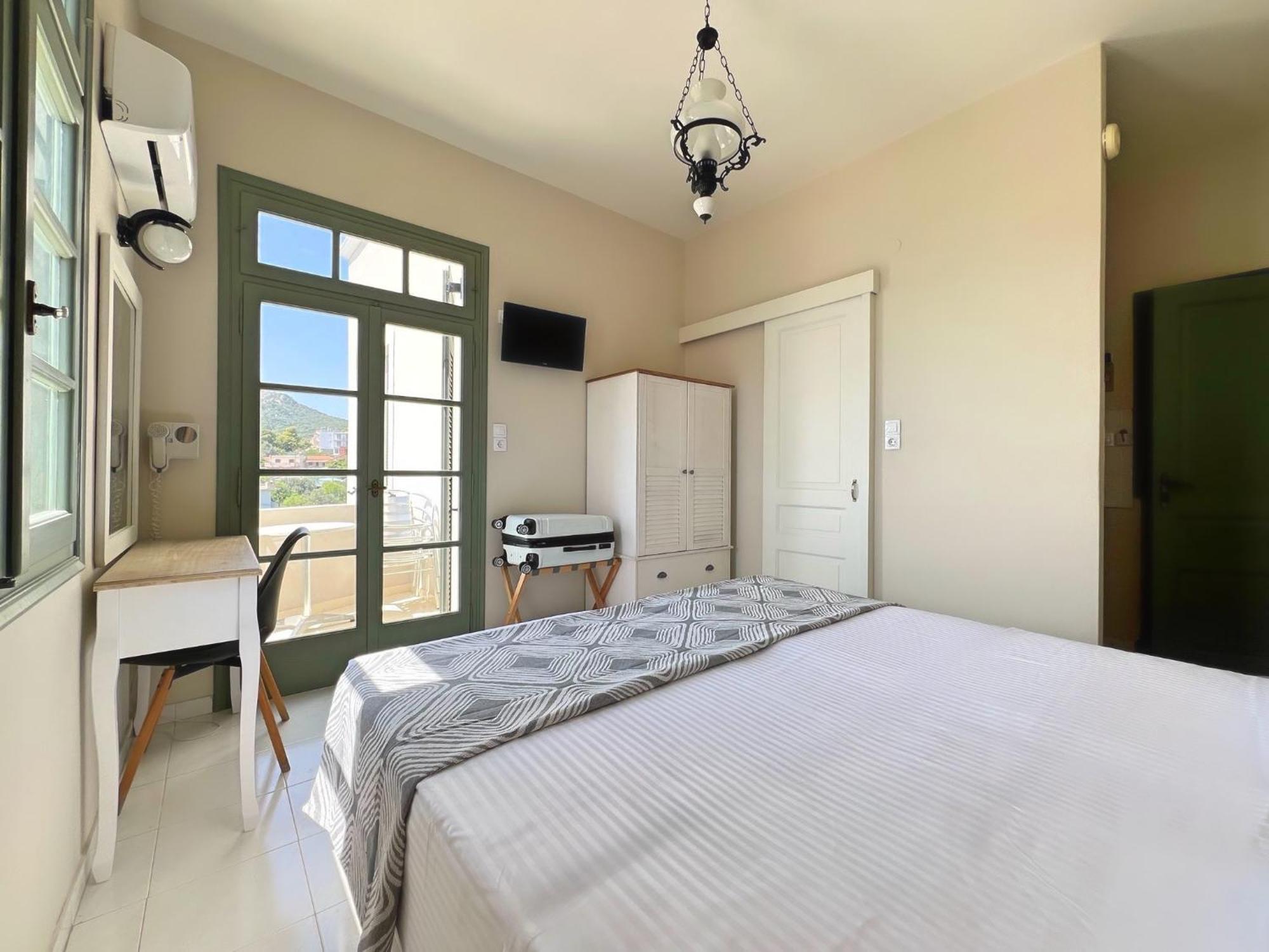 Kores Aegina Agia Marina  외부 사진
