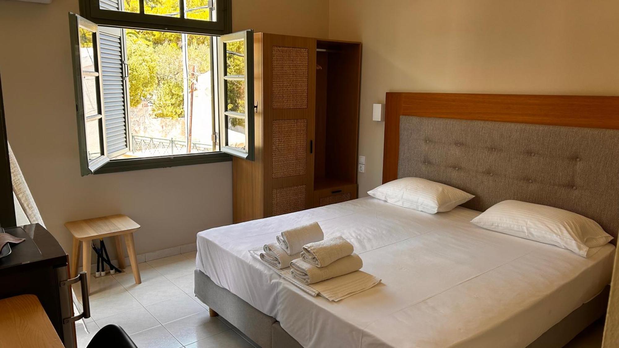 Kores Aegina Agia Marina  외부 사진