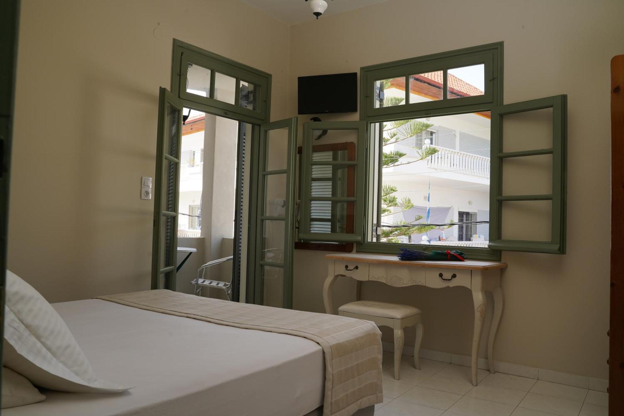 Kores Aegina Agia Marina  외부 사진