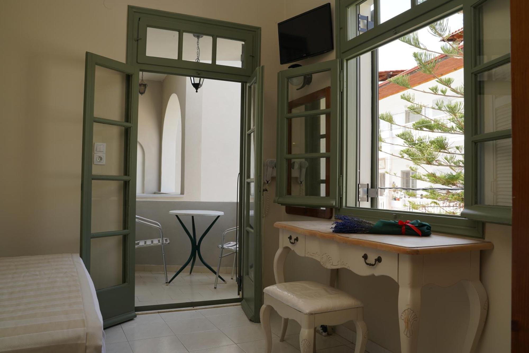 Kores Aegina Agia Marina  외부 사진